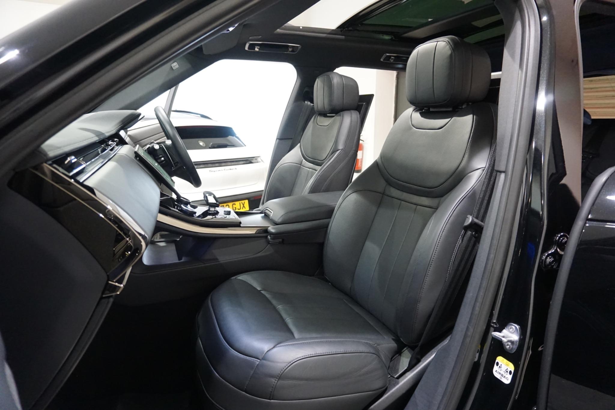 Land Rover Range Rover Sport 3.0 D300 MHEV Dynamic SE Auto 4WD Euro 6 (s/s) 5dr